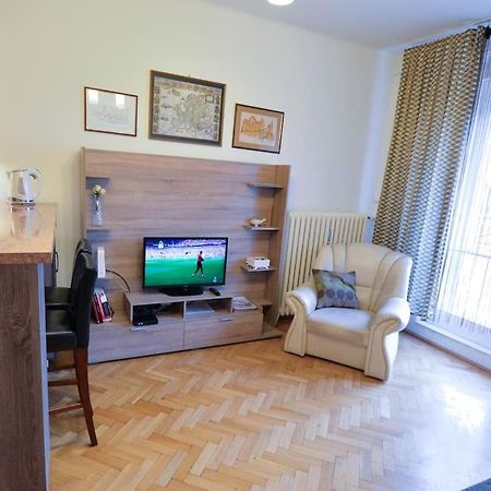 City Center Apartment Debreţin Exterior foto