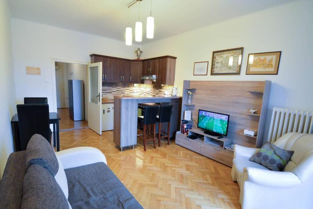 City Center Apartment Debreţin Exterior foto